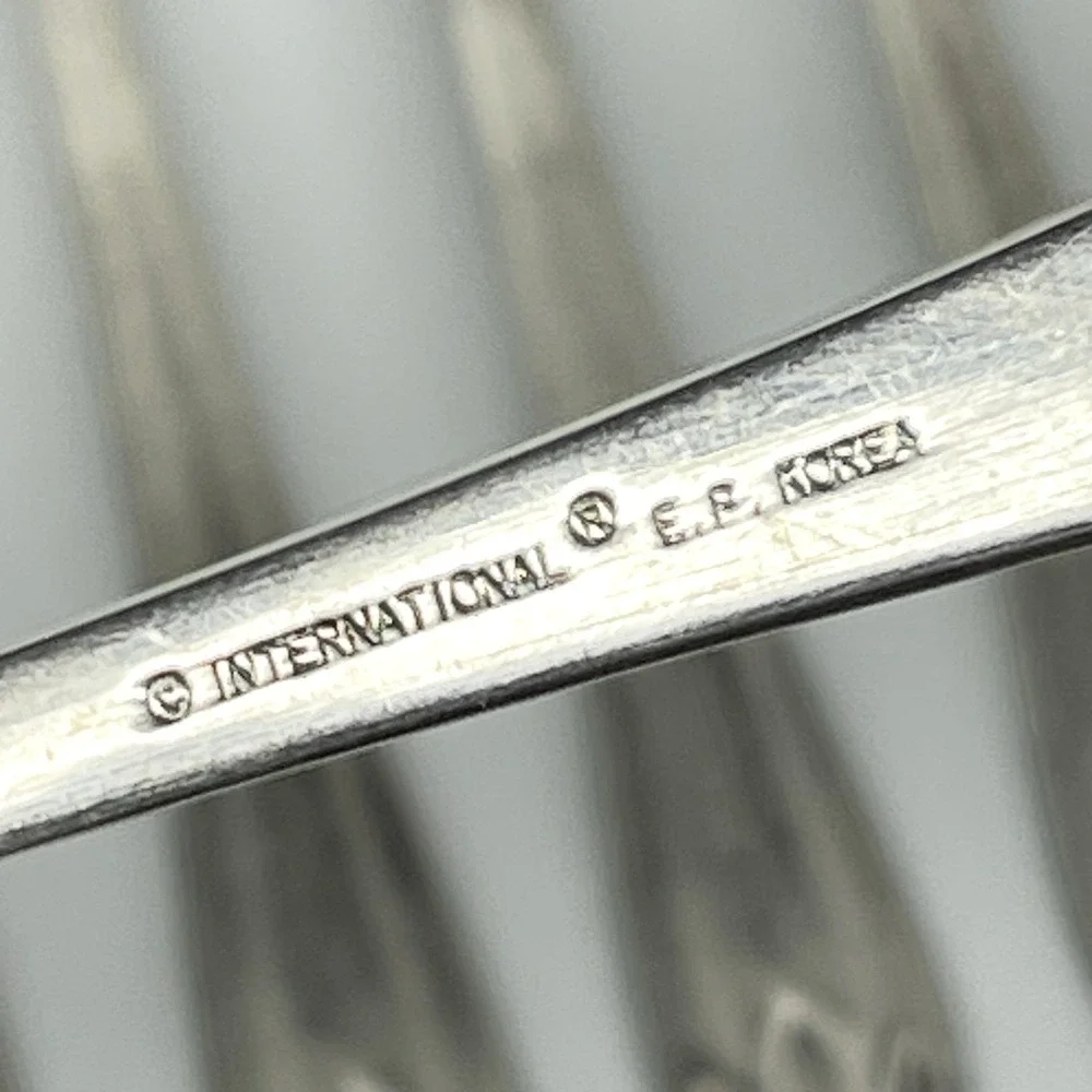 International Silver Lotus Pattern Flatware Set Of 17‎ Piece Silverplate Korea